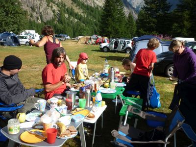 Frühstück auf dem Zeltplatz