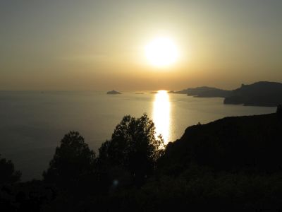 Sonnenuntergangsstimmung in den Calanques