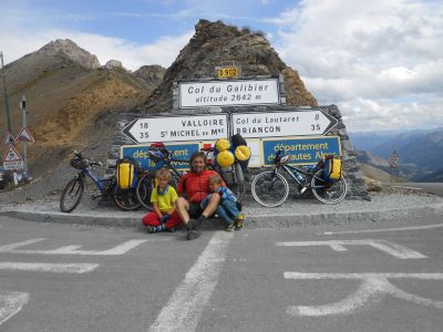 Auf der Radtour von Genf nach Ailefroide mit meinen damals 6 und 8 jährigen Söhnen